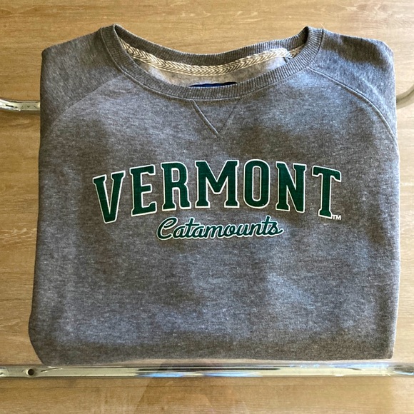 University of Vermont UVM Catamounts crewneck sweater for student, parent, alum - Picture 4 of 9